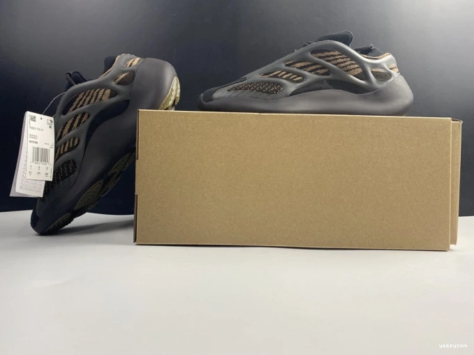 GY0189 ADIDAS V3 700 YEEZY 0809